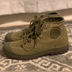 Men’s Palladium Pallabrousse Canvas Boots - size 11 US